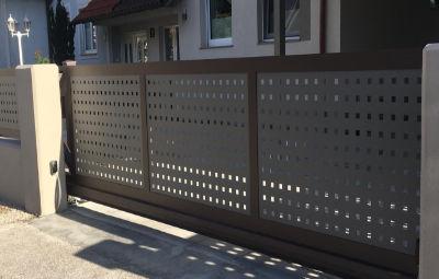 schiebetor_lochblech_wienerwaldsee